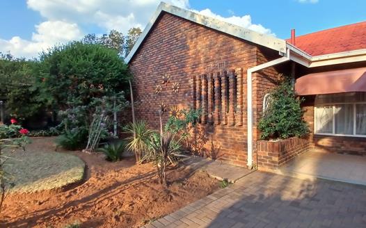 3 Bedroom House for sale in Vanderbijlpark SE 3