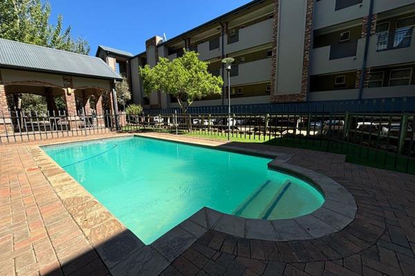 Welcome to this beautiful property within walking distance of NWU, where you can enjoy the comfort of no load-shedding. 
This ...