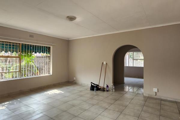 This is a 3 bedroom house in Sunward Park, with kitchen, TV room/lounge, dining room, double garage and Wendy storage.  Pool.  ...