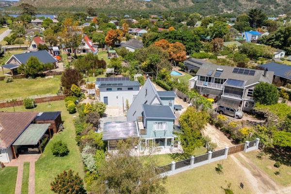 JOINT MANDATE: This beautifully renovated Island home is functional, neat and filled ...