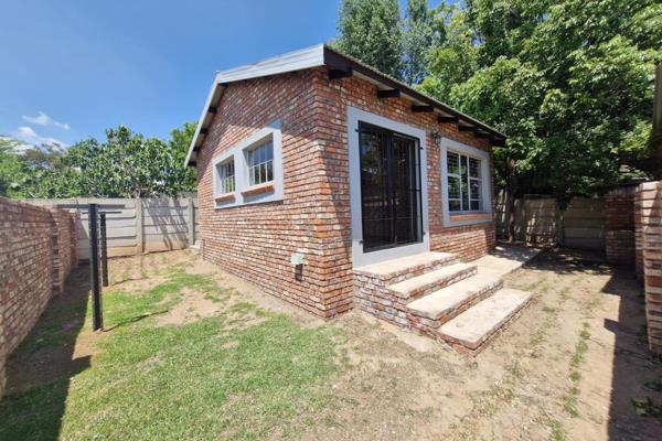 Newly built one bedroom flat immediately available.  It is situated close to Voortrekker ...