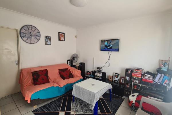 This two bedroom apartment is perfect for a young couple wishing to step into the property market or for an investor wishing to take ...