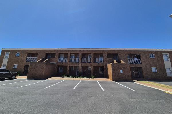 Situated in the suburb of Brackenfell South, this apartment is perfectly located close to all local amenities.

The property features 2 ...