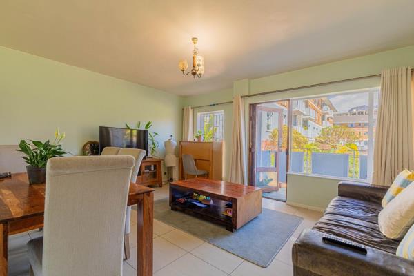 This delightful apartment in Claremont offers exceptional convenience and spacious living, making it perfect for students, young ...