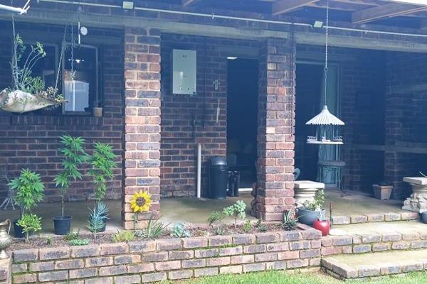 ONE BEDROOM FLAT CRYSTAL PARK 

Flat Available in Crystal Park, Benoni

This cozy  flat will be available from 1 dECEMBER  2024 for ...