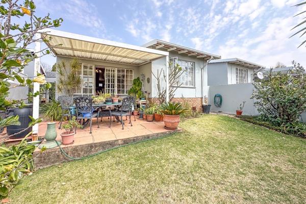 Neat 3 bedroom townhouse for rent in Sundowner.    Occupation 1 January 2024
The unit offers a well sized kitchen with ample cupboard ...