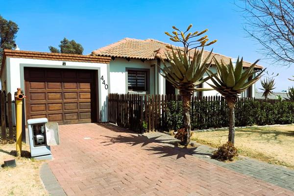 This Meyersig Property offers 3 spacious bedrooms, an open plan kitchen, lounge and ...