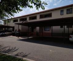 Townhouse for sale in Roodepoort West