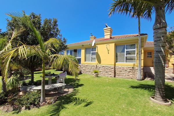 EXCLUSIVE MANDATE:

Welcome to this stunning 164 sqm corner unit townhouse in the sought-after Wavecrest area of Jeffreys Bay. Nestled ...