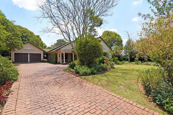 This beautiful, elegant, family home is situated in the boomed area of Willowild - ...