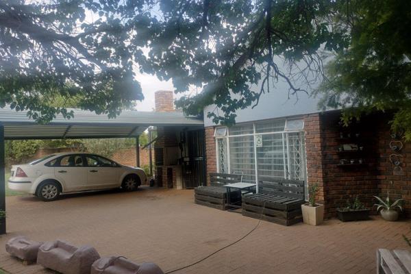 We offer on sole mandate this jewel. the lounge dining room and kitchen is semi open plan. With a separate scullery.  The main house ...