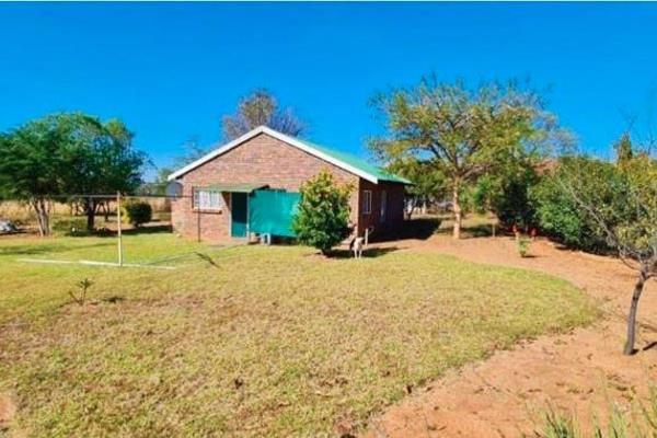 *Charming Small Holding in Vasfontein AH*
Discover the perfect blend of tranquility and opportunity with this expansive 5.8-hectare ...