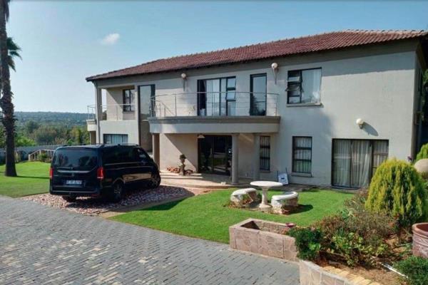 *Double Storey House in Bloubosrand*
Discover a remarkable investment opportunity with this spacious double-storey house in the heargt ...