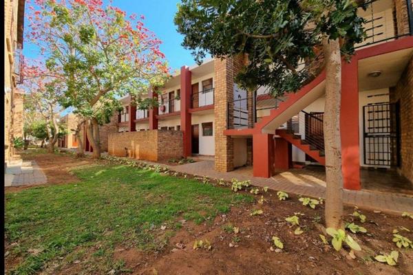 Get a good start with this lovely 1 bedroom apartment in a beautiful well kept complex. 

The unit has one bedroom, 1 kitchen with ...