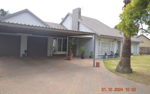 4 Bedroom House for sale in Three Rivers