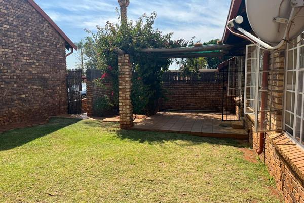 Two bedroom townhouse for sale in Amandasig, features 2 standard bedroom with cupboards, lounge, kitchen with cupboards, sitting room  ...