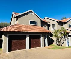 Townhouse for sale in Country View Estate