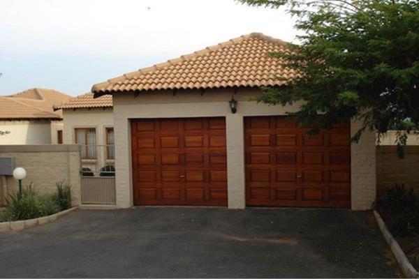 This fantastic family home is located in Princeton complex in Kyalami Hills. Princeton is a sectional title complex which is ...