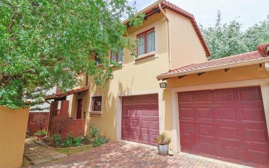 3 Bedroom Townhouse for sale in Willowbrook