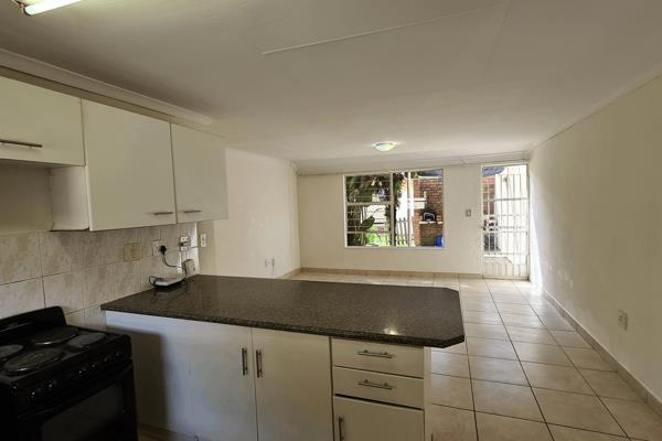 emi-Detached 2-Bedroom Townhouse for Rent in Sunninghill

Discover this charming ...