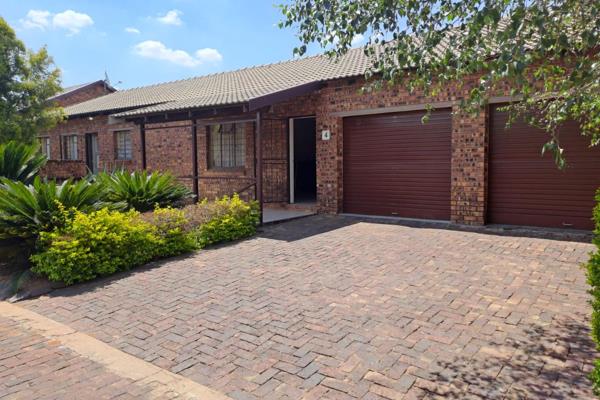 LOCKUP AND GO Stunning and well maintained facebrick townhouse in the enclosure of Sharon Park 

Offering 24hrs security,  
security ...