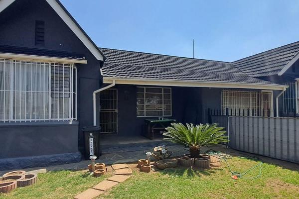 Unbeatable Opportunity! Two Semi-Detached Houses for Sale in Boksburg North

Don&#39;t miss out on this incredible deal! Both ...