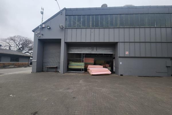 This warehouse unit in Blackheath Park, Blackheath Industrial, offers a well-designed ...