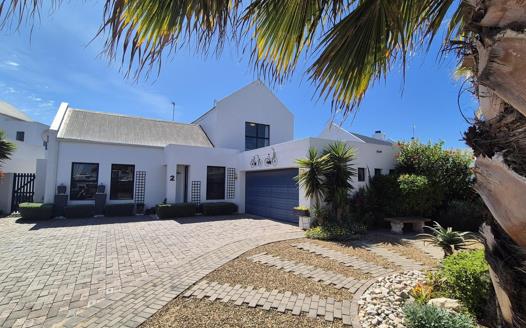 4 Bedroom House for sale in Blue Lagoon