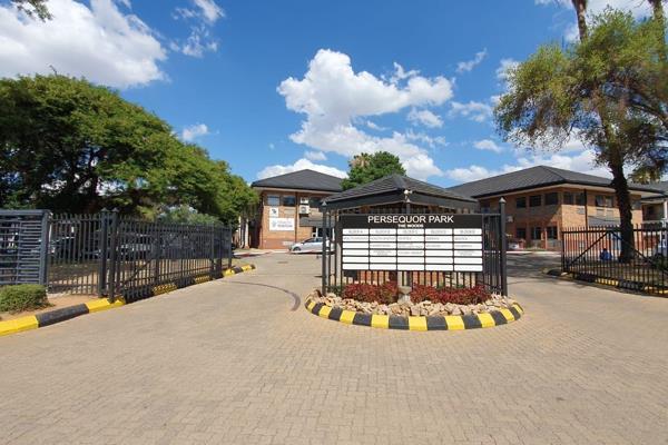 The woods office park| 296 square meter office unit to let| de haviland crescent| ...