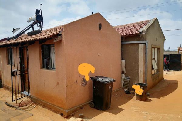 An extended two bedroom rdb is up for grabs

It has a tiled lounge and sitting area, 
Kitchen and a full bathroom 

Three outside ...