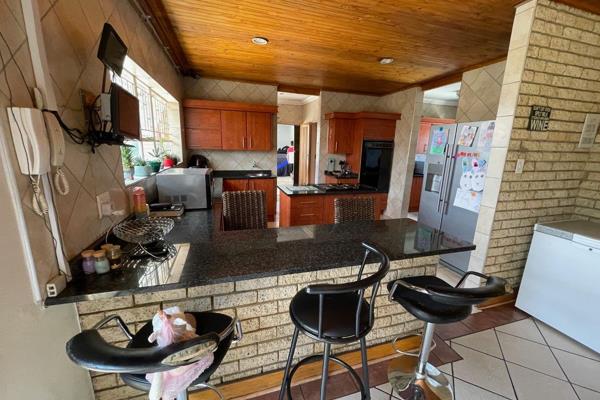 This property lends itself towards becoming a home for a bigger family.

It has four bedrooms and two bathrooms (MES)
2x ...