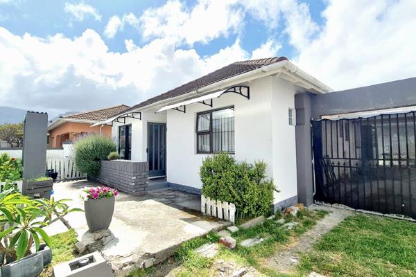 Sole and Exclusive Mandate | Asking Price: R1 495 000

Welcome to a charming 3-bedroom home in the heart of Athlone, located in one ...