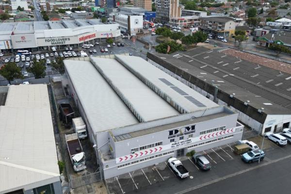 3,318m&#178; Industrial Space with 2,209m&#178; Under Roof and 1,109m&#178; Yard Space - ...