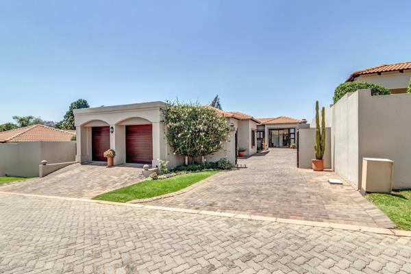 SHOW DAY VIEW BY APPOINTMENT ONLY 
FOUNTAIN Road BEVERLEY

Entering into hallway of this lovely home you arrive at open plan lounge ...