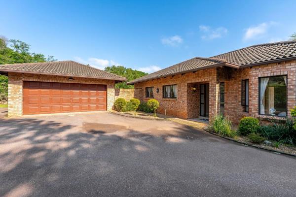 Perfectly positioned 3 bedrooms, 2 bathrooms, fully tiled and sunny townhouse in this divinely established estate in Ronalds Road ...