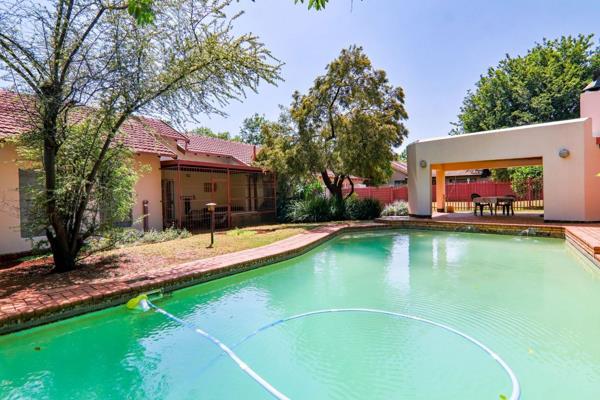 Exclusive Mandate; If you are looking to buy a comfortable family home situated within close proximity to Sutherland and Eldoraigne ...