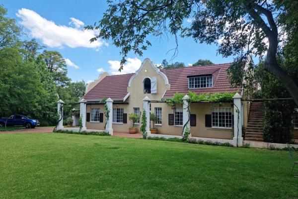 Welcome to this stunning 2.9-hectare property, only 3 km from Hartbeespoort and ...