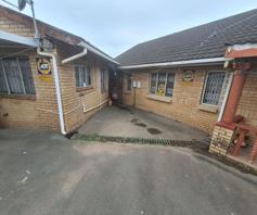 House for sale in Crossmoor