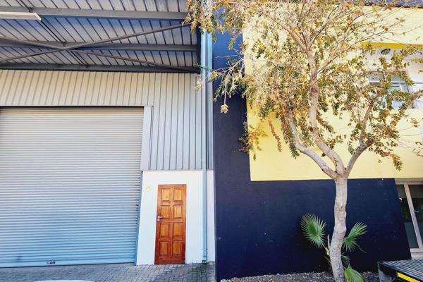 This exceptional 315m2 industrial property in the vibrant suburb of Lanseria, Randburg ...