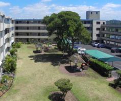 Apartment / Flat for sale in Amanzimtoti