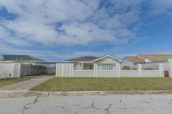 3 Bedroom Home in Glenhurd!

This beauty is available from 1 December and situated in ...