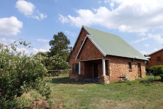 2 Bedroom House for sale in Dullstroom