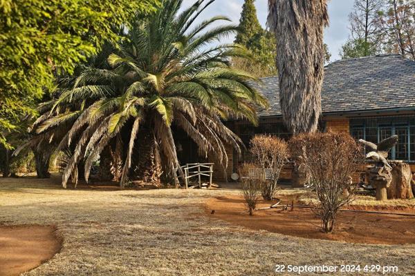 Welcome to this expansive 3-bedroom home in Stilfontein, a true standout with its timeless elegance and the benefit of having two ...