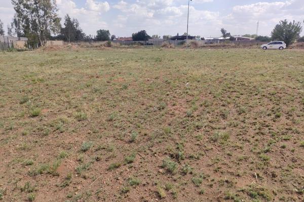 Looking to build your own house - this vacant stand 699m2 is perfectly located in Meyerton where you can experience a quieter and ...