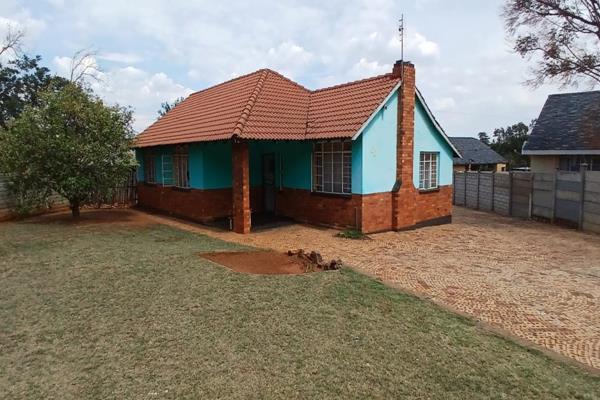 Going on Auction: Wednesday 27 November 2024
Reserve Price: R550 000.00. (All offers will be reviewed)
Non-refundable 10% commission ...