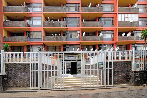 Spacious 3 bedroom to rent in Hillbrow
LIMITED OFFER | 50% OFF DEPOSIT &amp; 50% FIRST ...