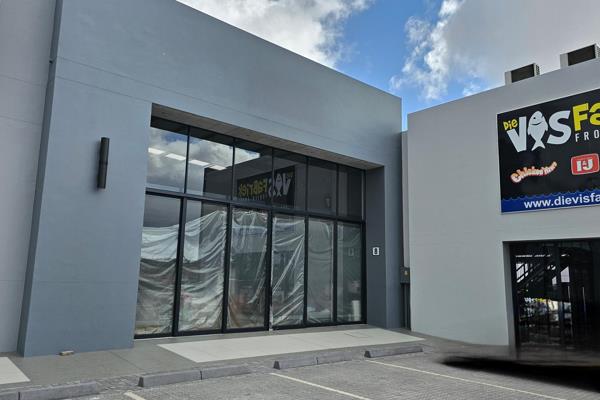 This pristine 550m&#178; retail/commercial property is now available for lease in one of Langebaan’s most sought-after locations. ...