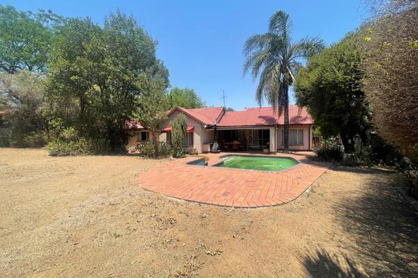 Spectacular Family Home in the Heart of Fourways - Full Title Property in a Secure, Gated Area
	•	Bedrooms: 4 spacious bedrooms, each ...