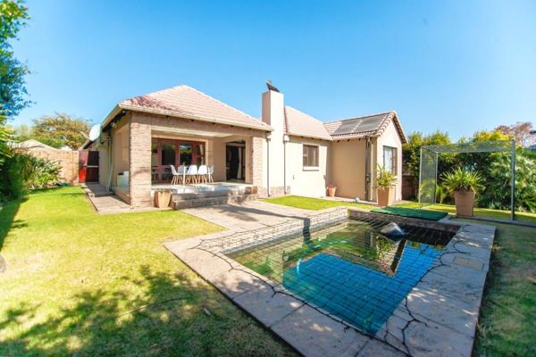 Entrance hall, open-plan dining and lounge area leading onto the covered patio
Office/study or 3rd bedroom
Kitchen with Caesar stone ...