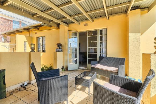 Super spacious lock up and go, 1bed cottage available in the heart of Parkhurst. Only 1 ...